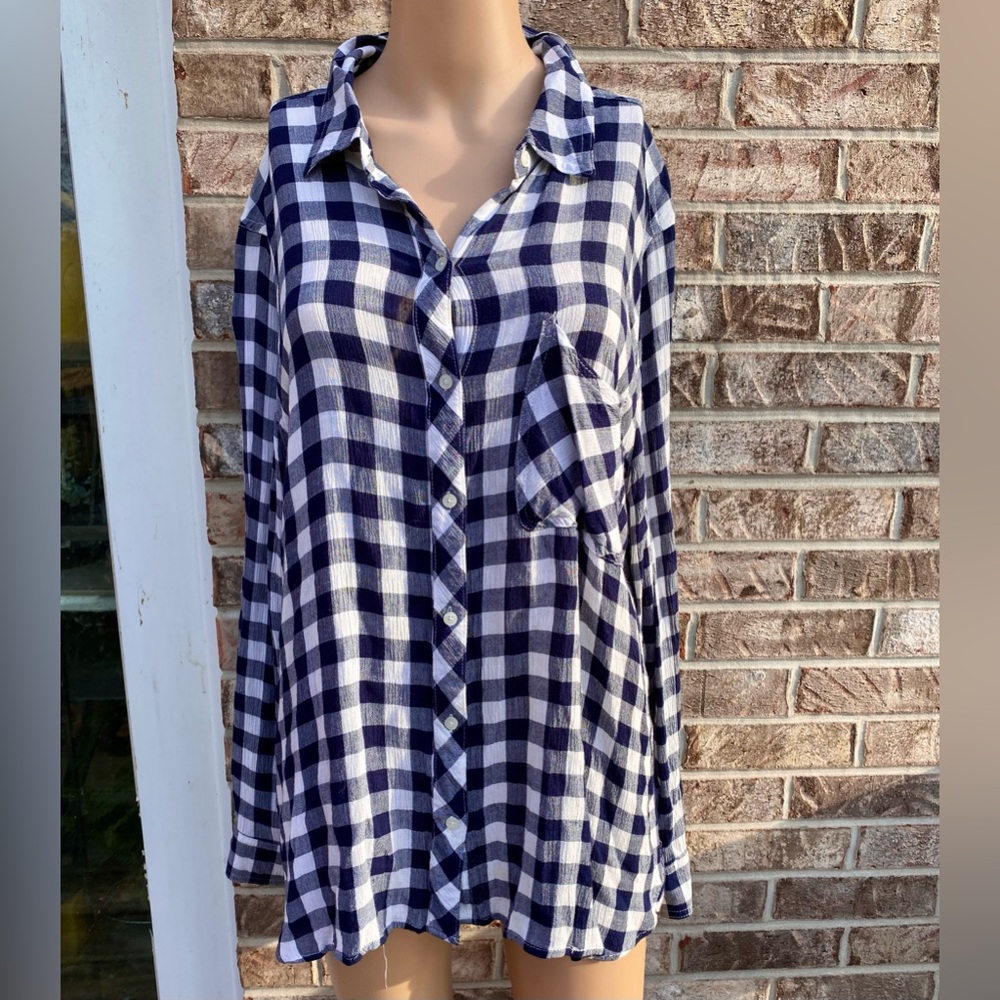 Women’s 1X Rayon Kenneth Cole Reaction Navy and White Checkered Plaid Shirt